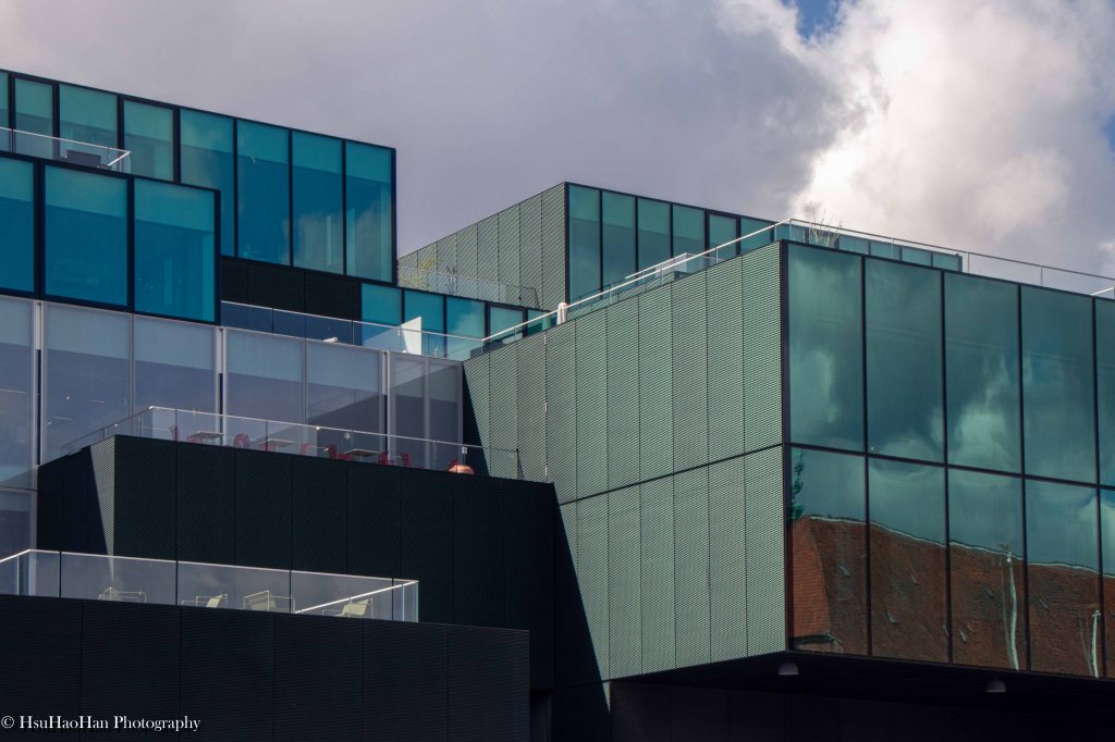 BLOX building and Danish Architecture Center (DAC) by OMA / Rem Koolhaas - 哥本哈根 BLOX 丹麥建築中心 OMA 玻璃帷幕設計 - Photo by Hsu Hao Han