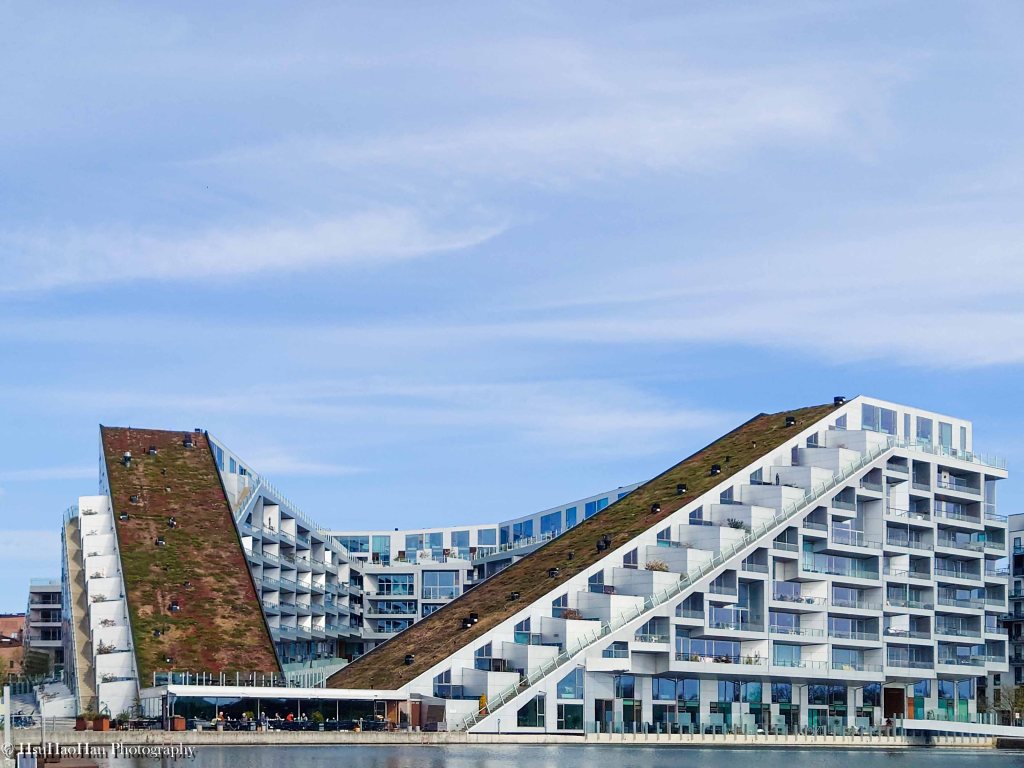 8 House (8 Tallet) green roof design by BIG (Bjarke Ingels Group) - 哥本哈根 8字住宅 BIG建築事務所綠屋頂設計 - Photo by Hsu Hao Han