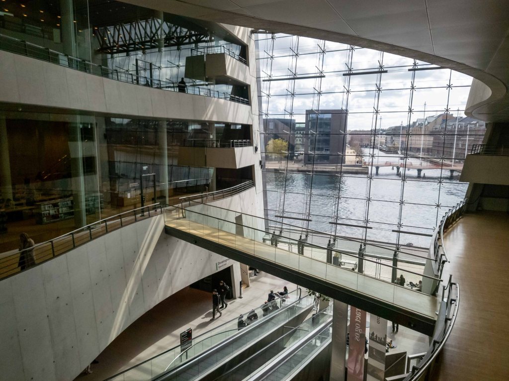 The Black Diamond (Den Sorte Diamant) Royal Danish Library by Schmidt Hammer Lassen - 哥本哈根黑鑽石圖書館建築外觀與黑色花崗岩帷幕 - Architectural Photography by Hsu Hao Han