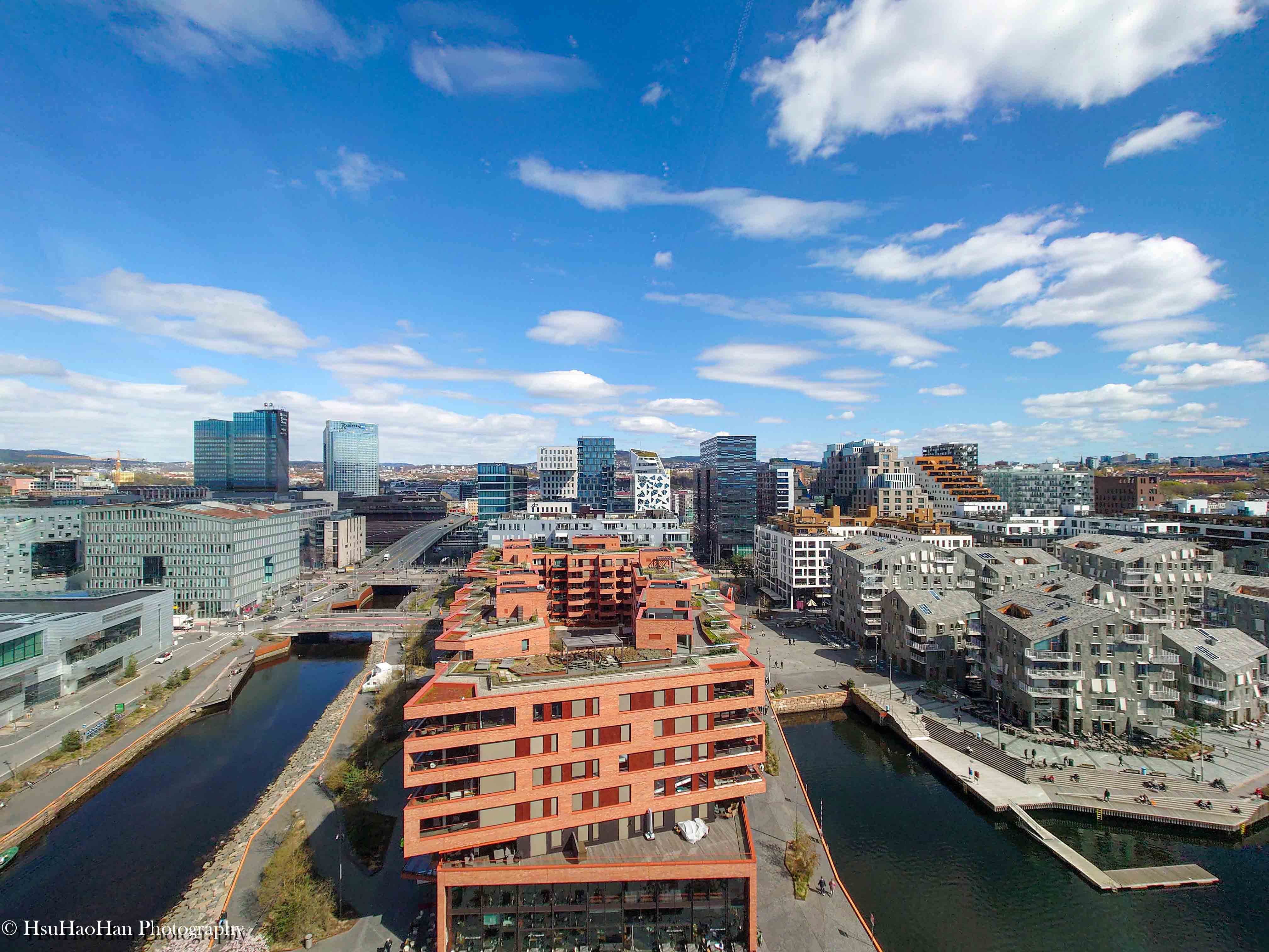 Barcode Project skyline in Bjørvika district featuring modern high-rise architecture - 奧斯陸 Bjørvika 區 Barcode Project 現代高層建築天際線 - Photo by Hsu Hao Han